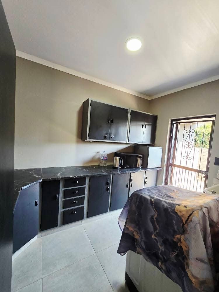 5 Bedroom Property for Sale in Irene Park North West